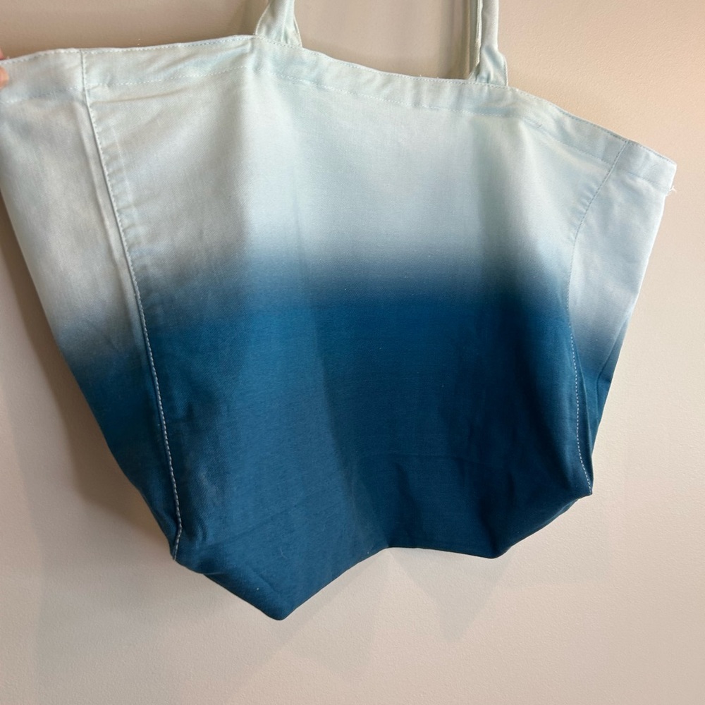 NEW CONDITION ATHLETA Tote bag. Great for gym or everyday use. 12x18x6 - Picture 3 of 6